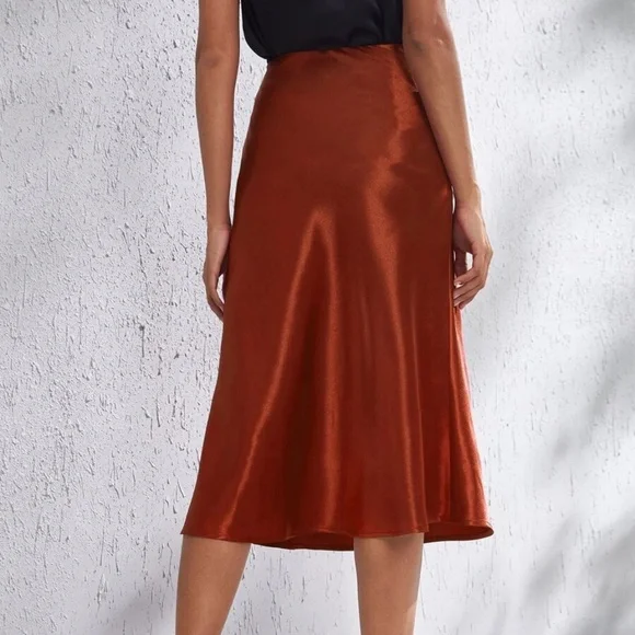 Luxe Black Zipper Satin Midi Slip Skirt - Picture 5 of 9